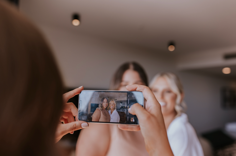 How to Make Sure You Don’t Miss Any Wedding Photos After the Big Day