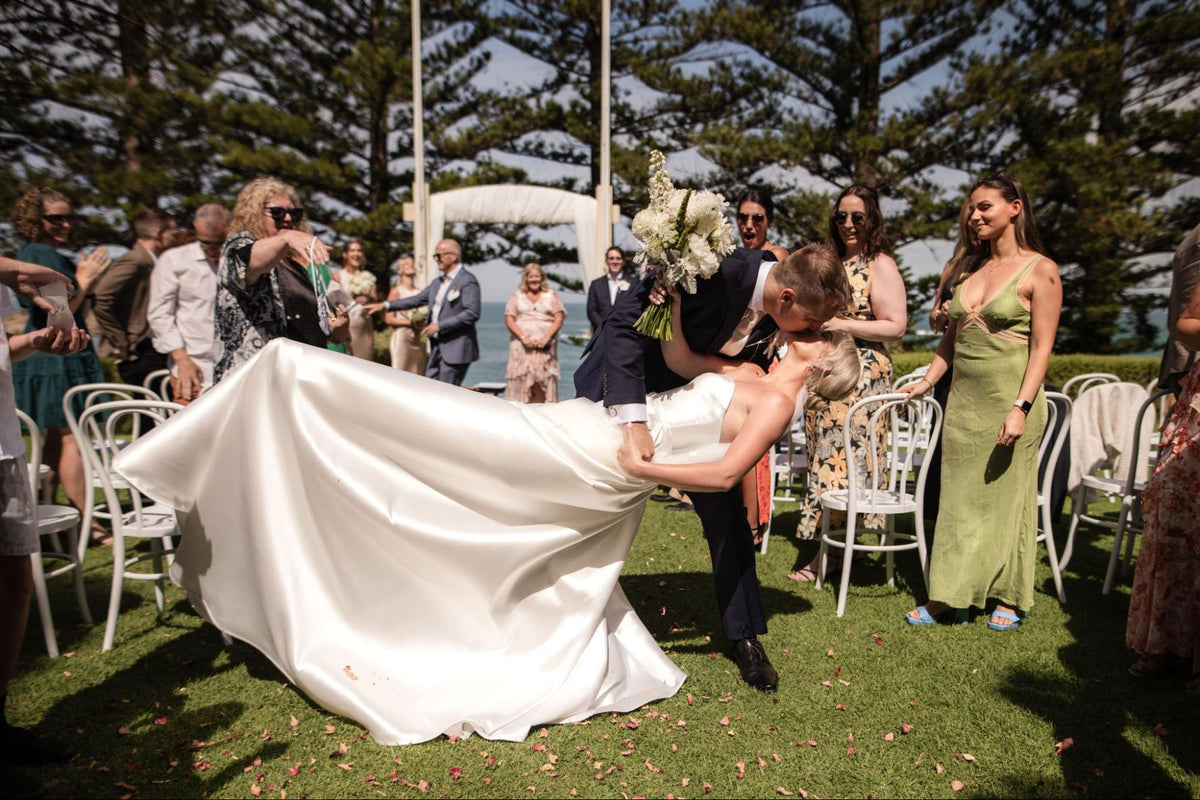 Inspiration: Real Weddings Using QR Code Galleries