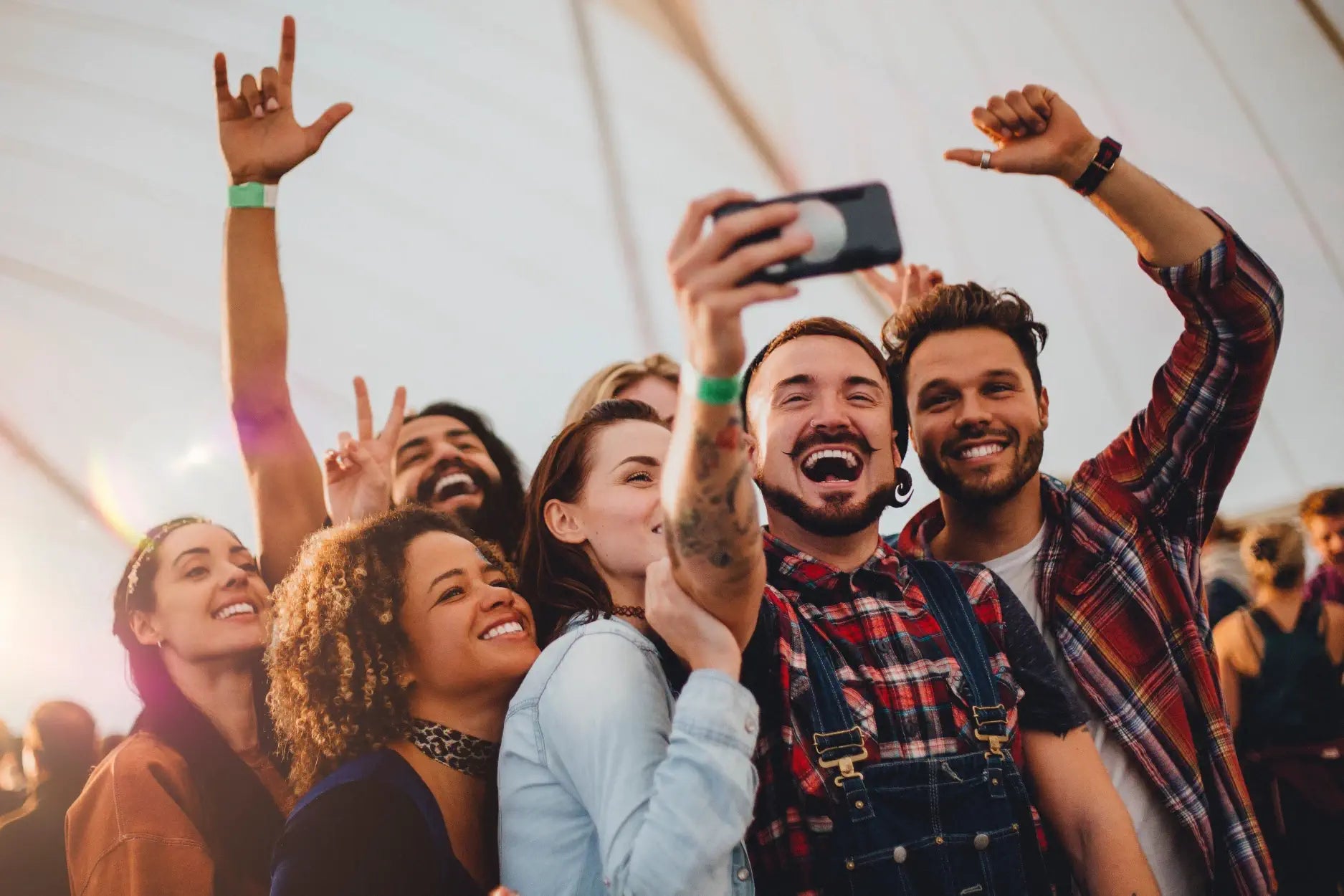 QR code picture upload system